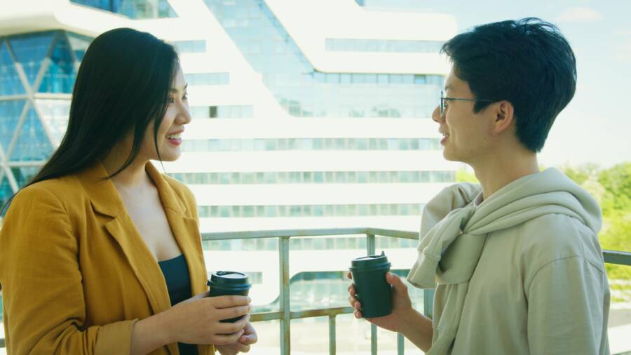 Conversational Echoing: The Daily Habit That Boosts Wealth and Influence