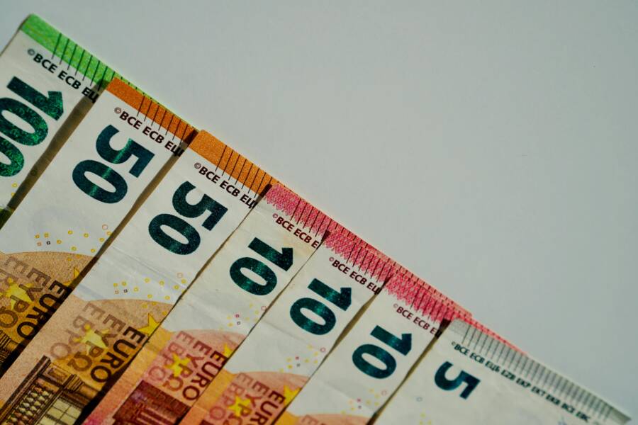 How to Set Up Your Wealth Pyramid With 3 Accounts