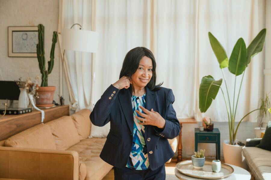 How to Walk Into Any Room with Confidence and Influence