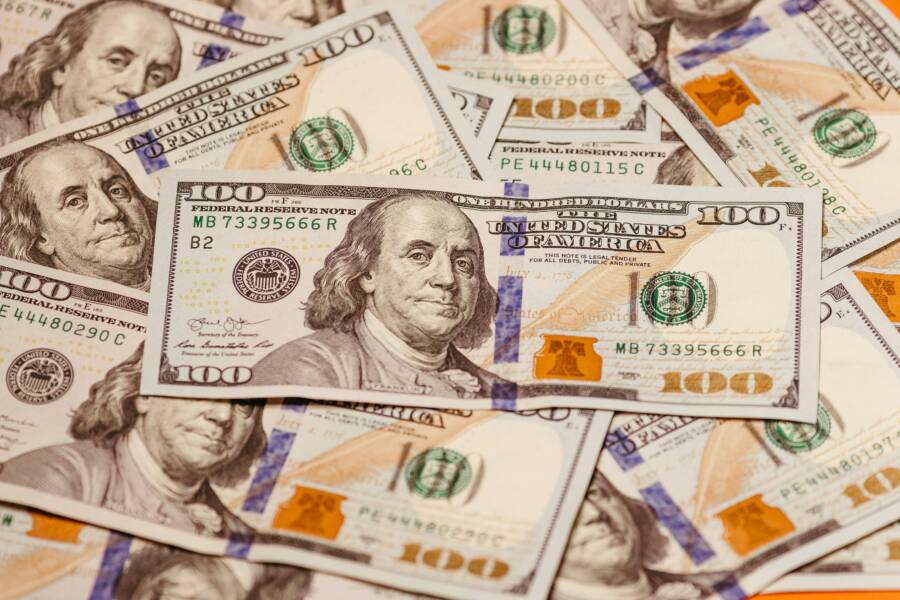 Manifest Money Affirmations to Say Every Morning for Wealth