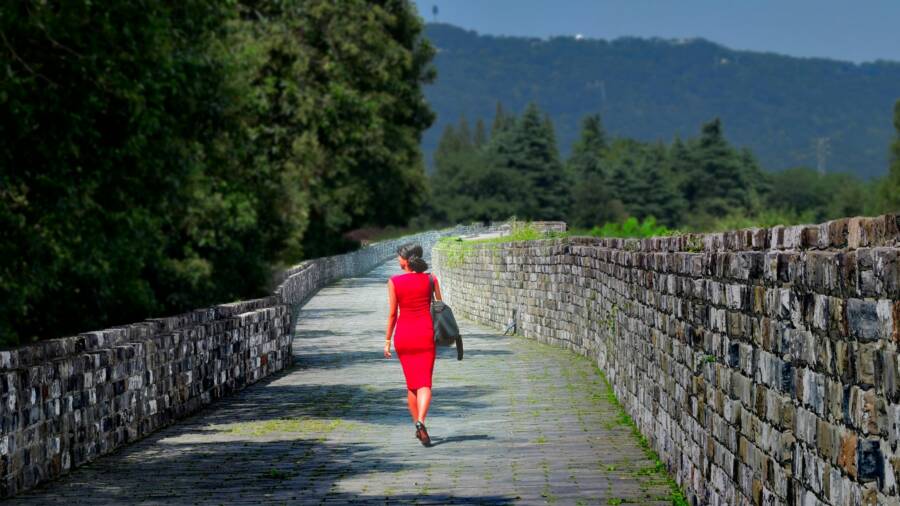 Mindful Walking for Wealth: How It Attracts Opportunities