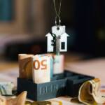 Framing in Finance: How to Control Financial Outcomes