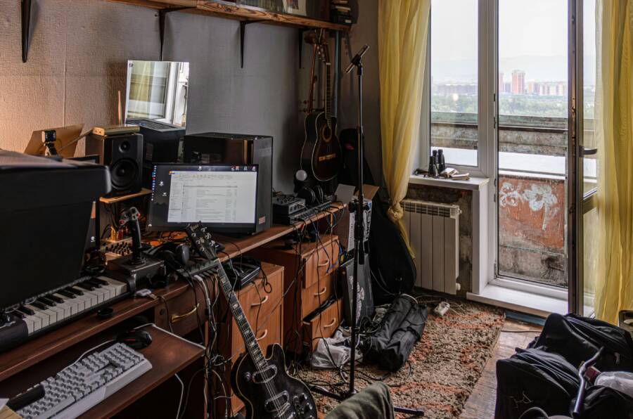 How Background Sound Environments Shape Your Productivity and Income