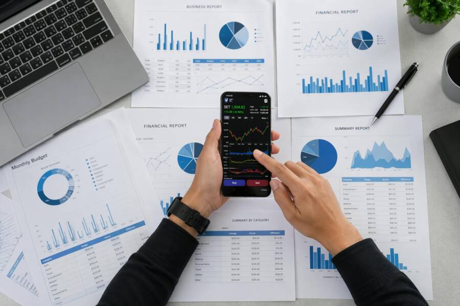 How Brainwave Entrainment Boosts Financial Focus and Decisions
