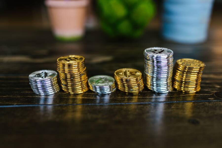 How Daily Financial Habits Build Long-Term Wealth