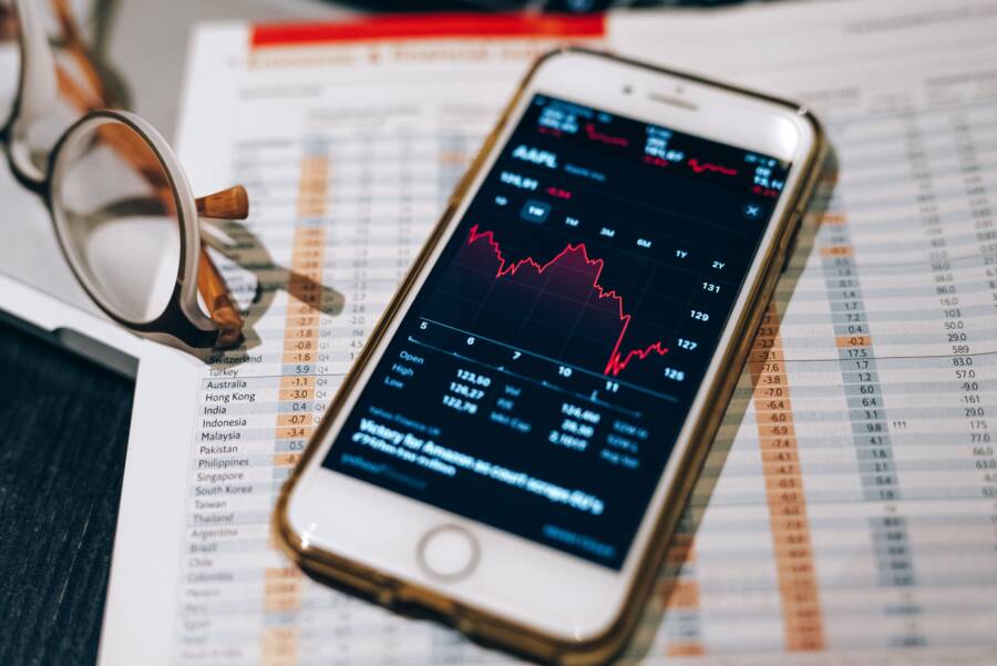 How Daily Information Intake Shapes Your Financial Beliefs