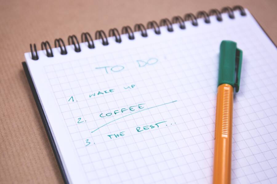 How to Align Your Daily Habits With Your Financial Goals