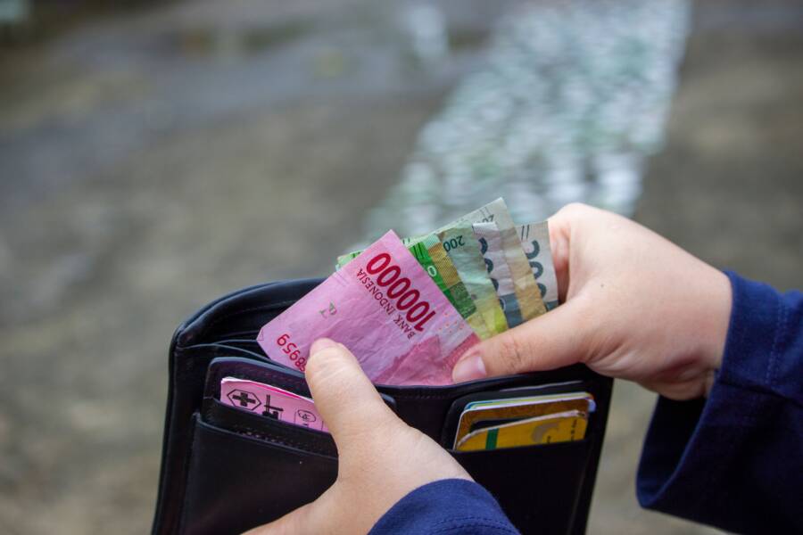 How to Align Your Daily Spending With Your Personal Values