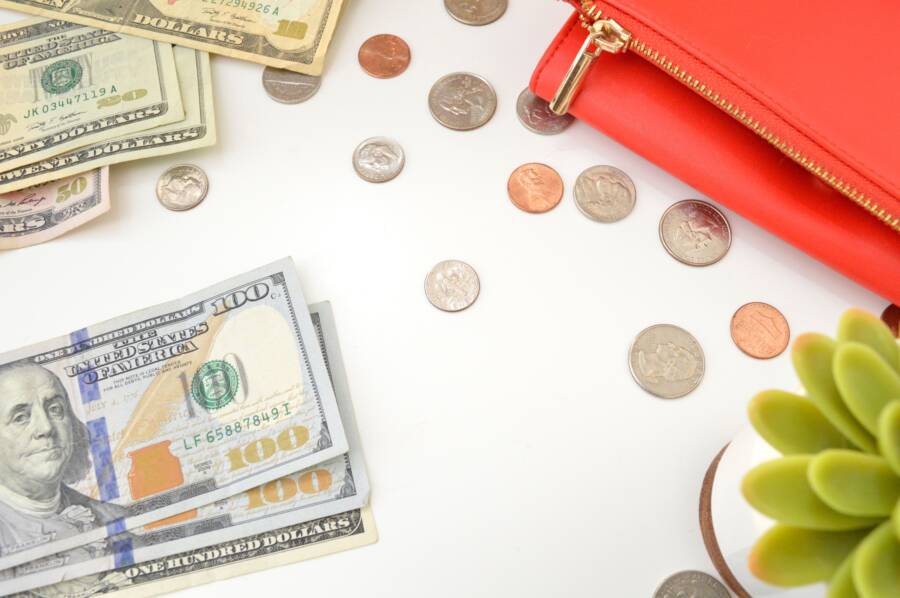 How to Build a Financial Routine That Sticks