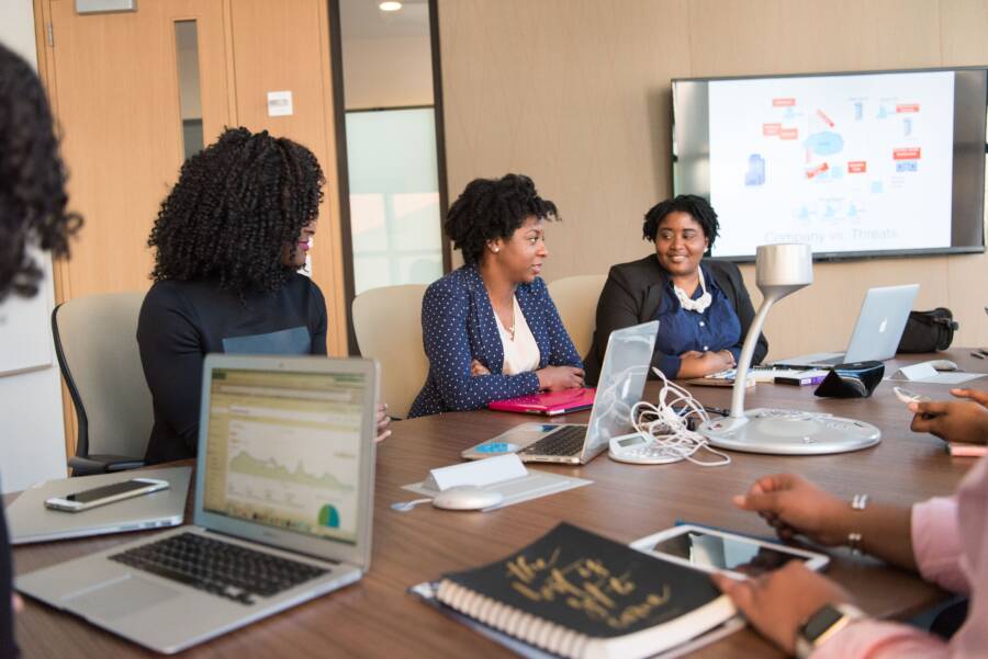 How to Build a Pre-Influence Ritual for Important Meetings