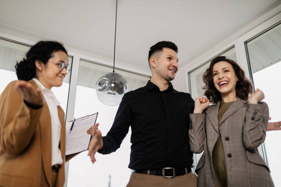How to Build a Professional Presence That Attracts Opportunities How to Build a Professional Presence That Attracts Opportunities