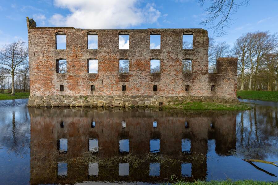 How to Build a Reputation Moat for Financial Security How to Build a Reputation Moat for Financial Security