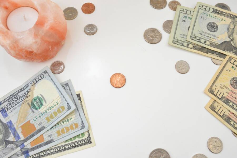 How to Build a Sustainable Wealth Mindset Through Daily Habits