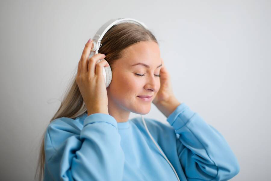 How to Build a Wealth-Minded Listening Ritual