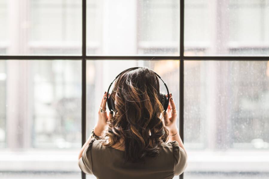 How to Build a Wealthier Mindset Using Daily Audio Habits How to Build a Wealthier Mindset Using Daily Audio Habits