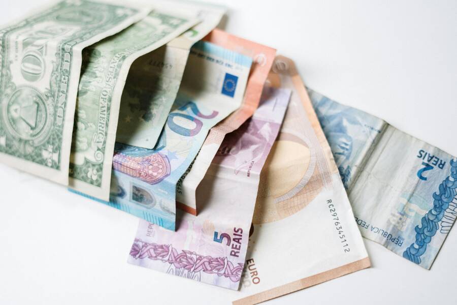 How to Build an Automated Wealth System That Runs Without Your Daily Attention