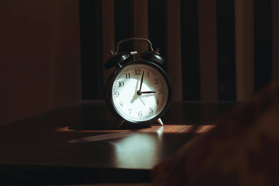 How to Build an Evening Routine for Financial Clarity How to Build an Evening Routine for Financial Clarity
