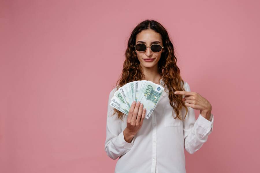 How to Build Financial Confidence Through Consistent Habits