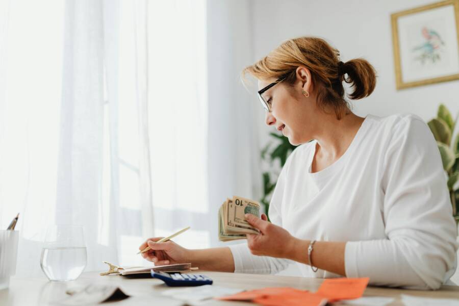 How to Build Financial Confidence Through Small Daily Decisions How to Build Financial Confidence Through Small Daily Decisions
