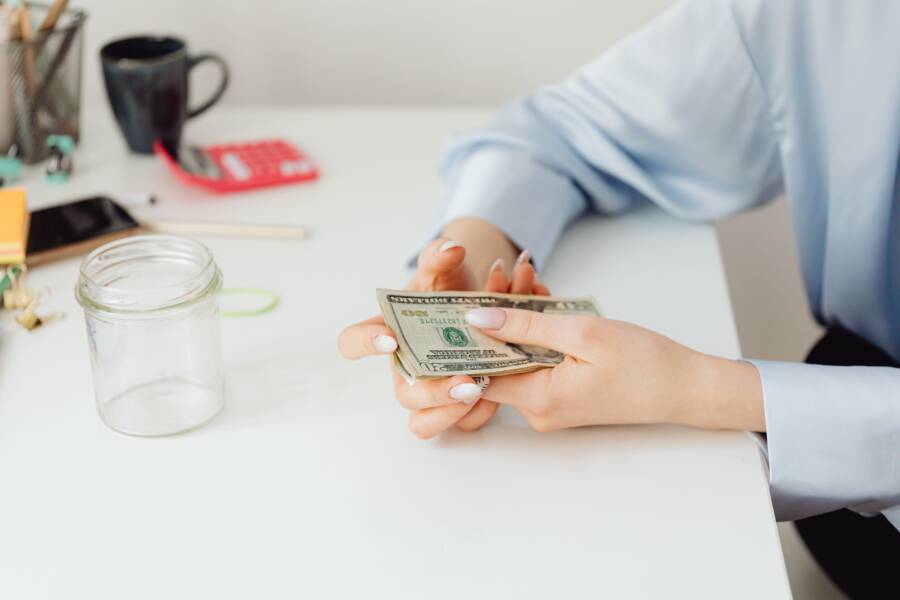 How to Build Financial Habits for Long-Term Wealth