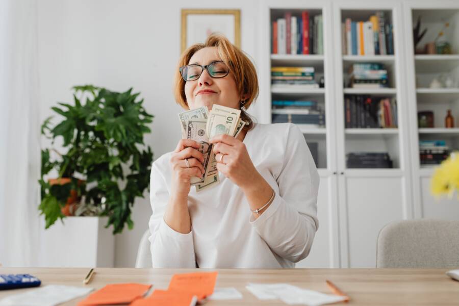 How to Build Memorable Personal Energy Through Financial Integrity