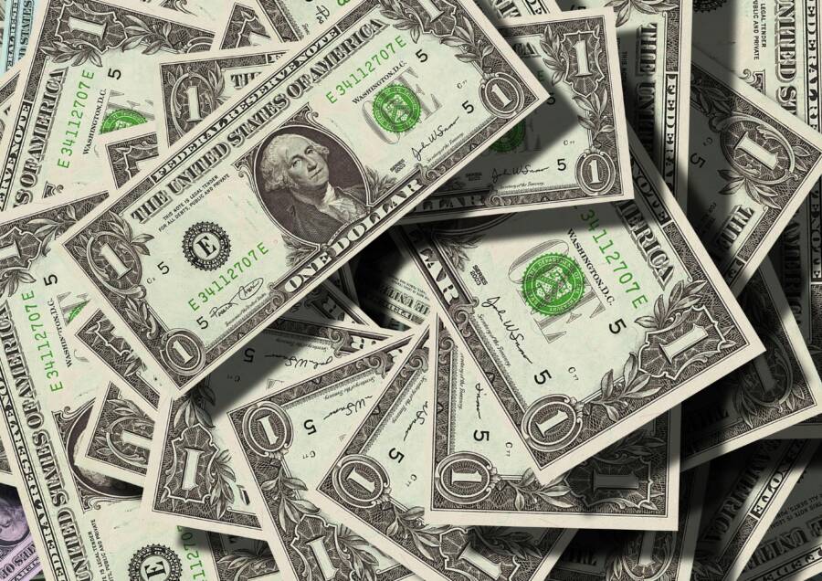 How to Build Wealth in Just Two Minutes a Day How to Build Wealth in Just Two Minutes a Day
