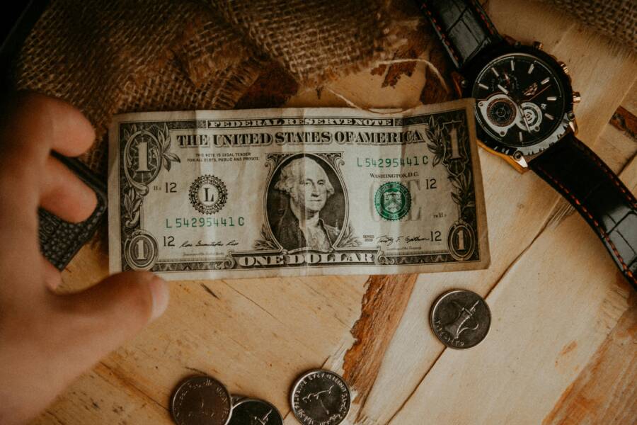 How to Find a Wealth Mentor Without Paying for One