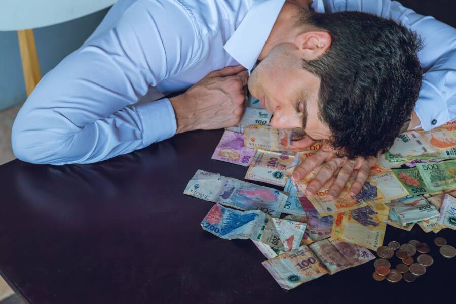 How to Maintain Financial Control During High-Pressure Moments