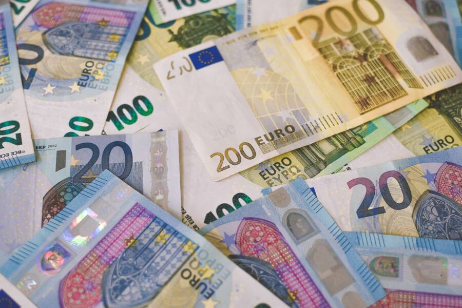How to Move Past Money Mistakes and Build Financial Stability