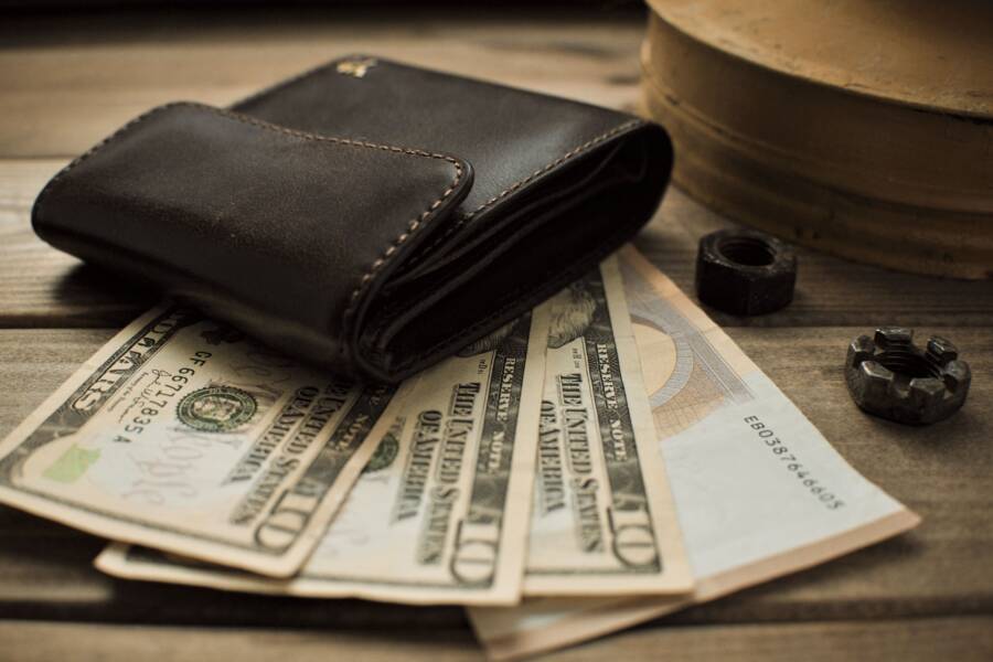How to Spend Money to Build Wealth Instead of Drain It How to Spend Money to Build Wealth Instead of Drain It