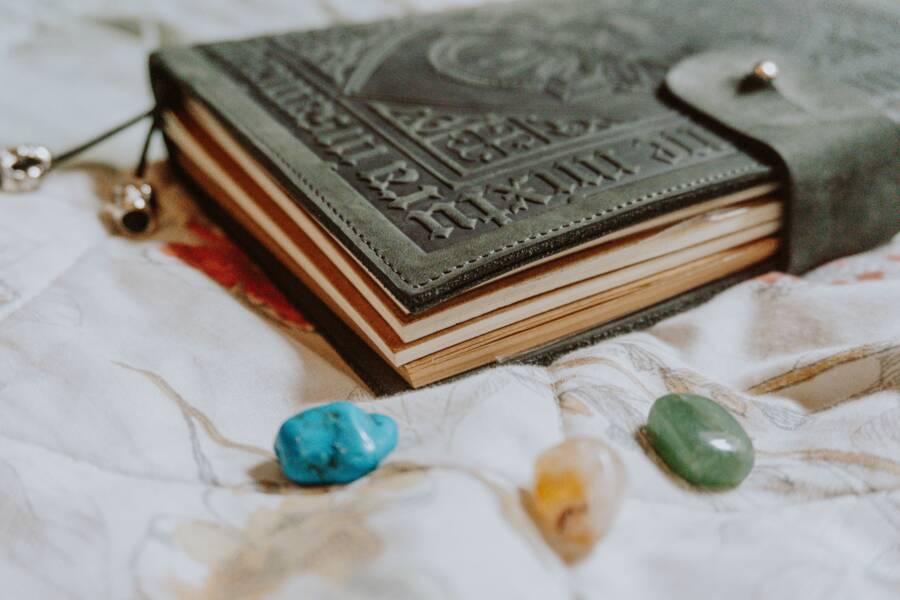 How to Start an Abundance Evidence Journal to Shift Your Financial Mindset
