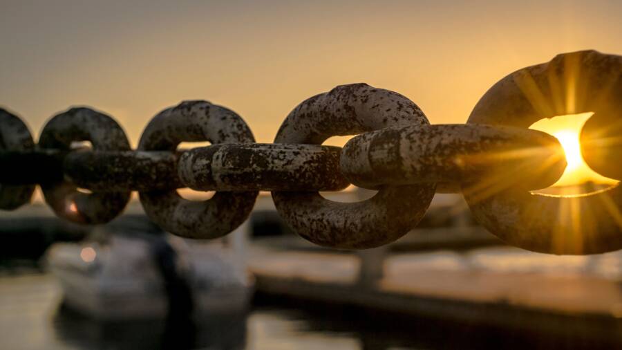How to Use Anchoring to Influence Outcomes and Build Trust How to Use Anchoring to Influence Outcomes and Build Trust