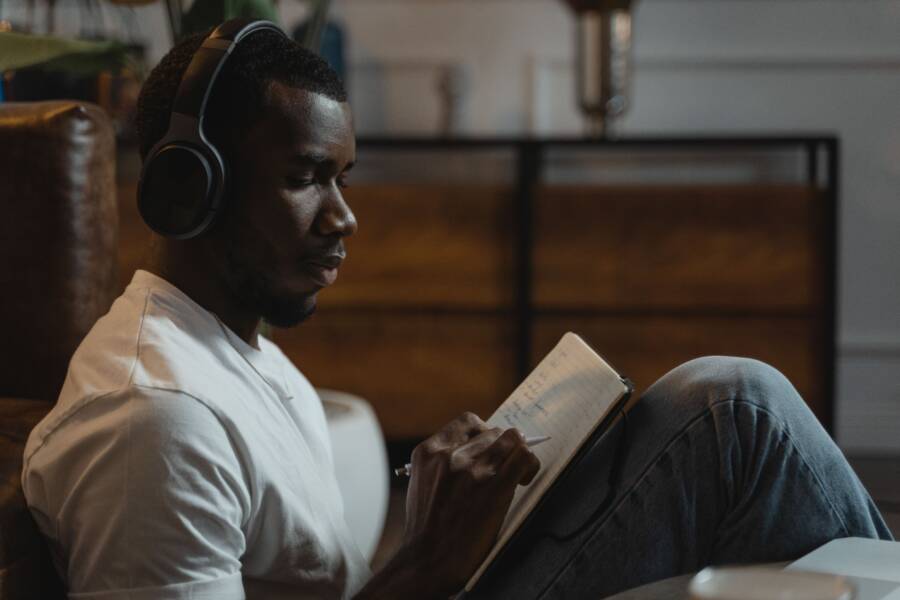 How to Use Music and Silence to Improve Mental Focus