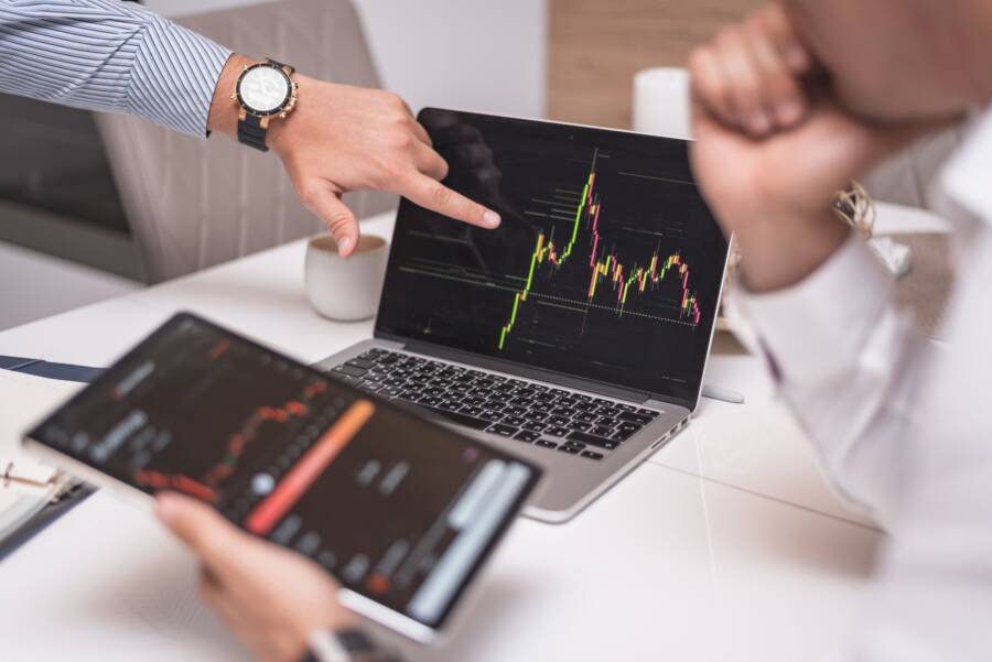 How Wealthy Investors Make Rational Financial Decisions