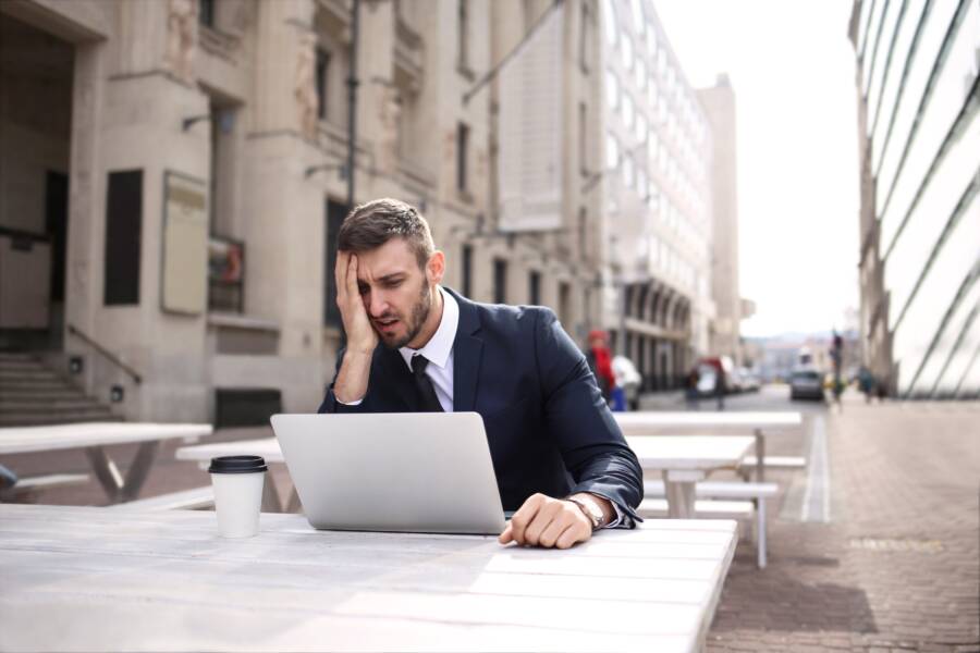 How Wealthy People Think After a Financial Loss