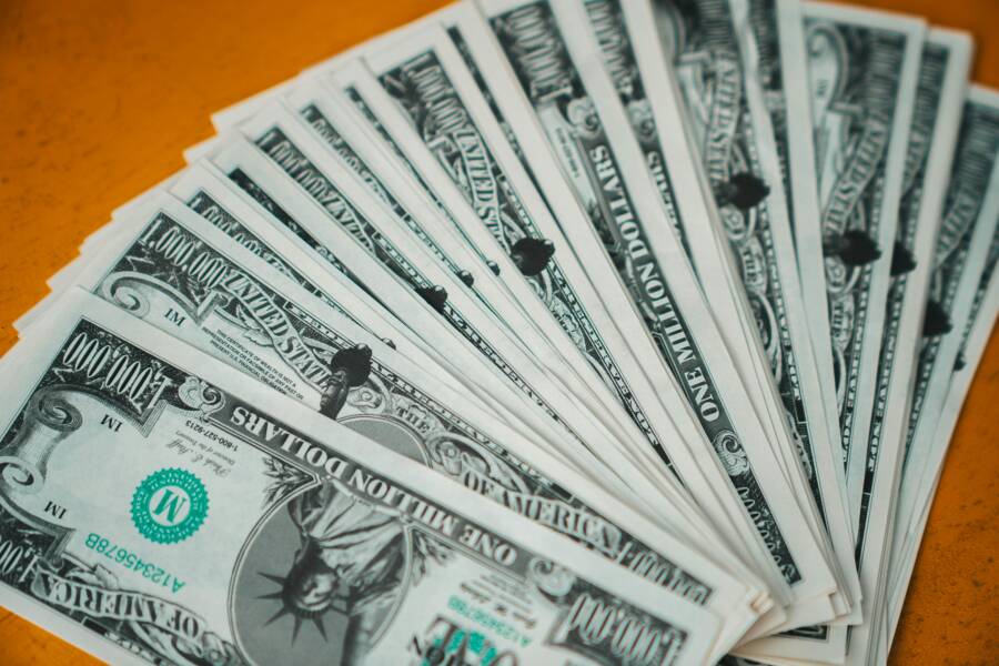 How Wealthy People Track Money Differently Than Everyone Else