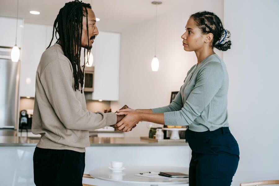 How Your First Minute of Listening Defines Every Professional Relationship