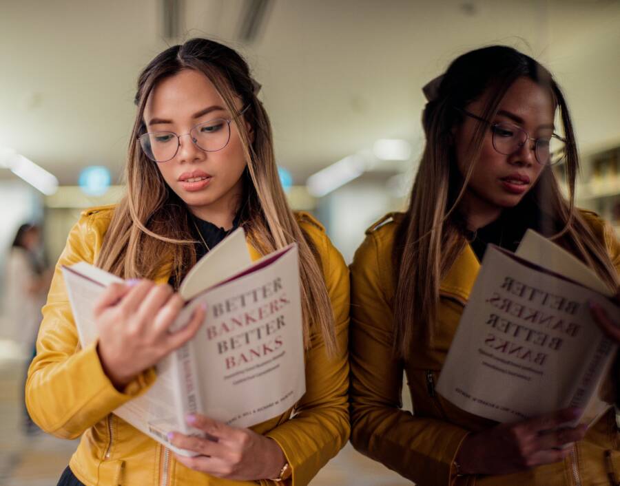 How Your Narrative Identity Determines Your Net Worth