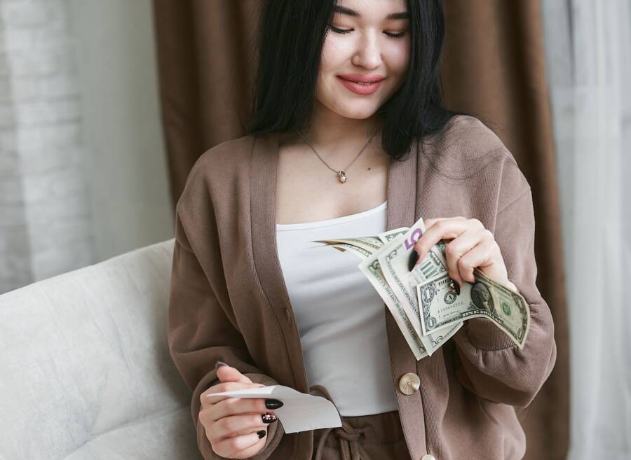 How Your Subconscious Money Scripts Limit Your Income