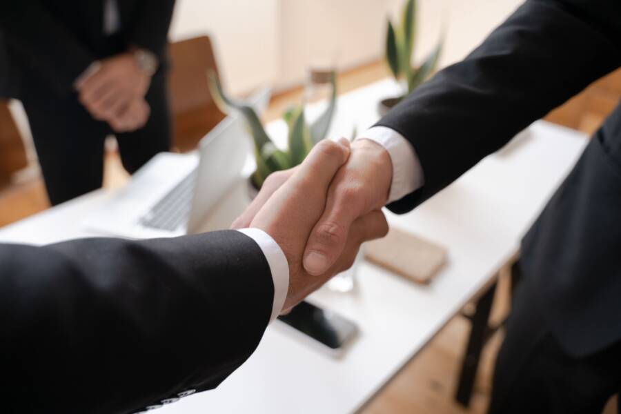 Negotiating Deals Where Both Sides Win: A Guide to Value Creation Negotiating Deals Where Both Sides Win: A Guide to Value Creation