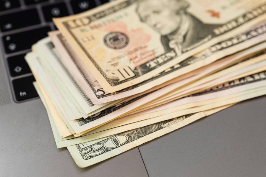 Reciprocity: How Wealthy Individuals Use Favors to Build Success