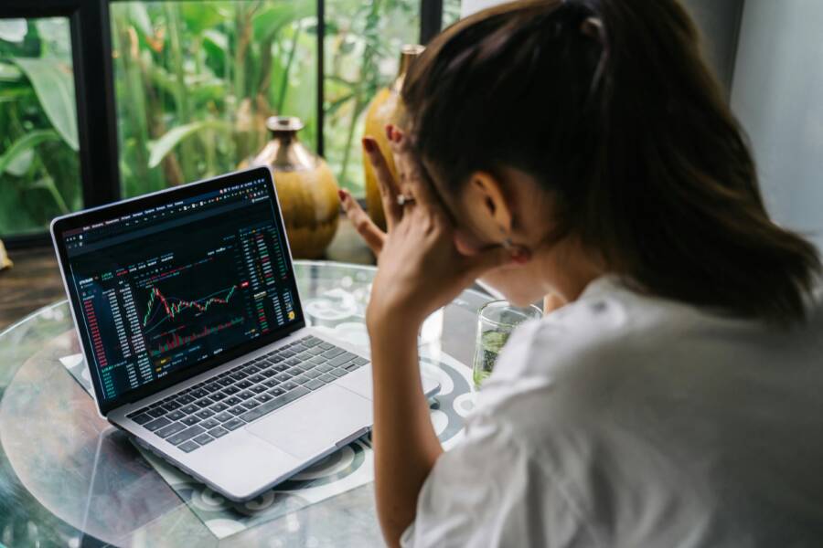 The Power of the Pause: How Strategic Waiting Improves Financial Decisions