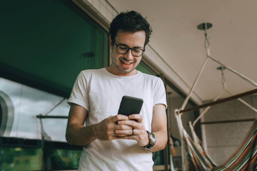 What Wealth-Minded People Do Before Checking Their Phones