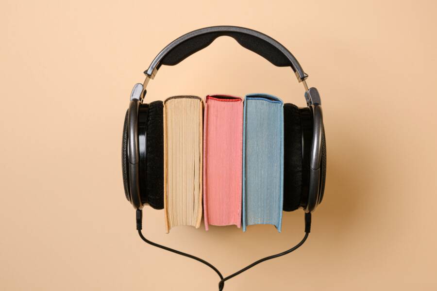 Why Audio Builds Wealth Mindsets Better Than Reading