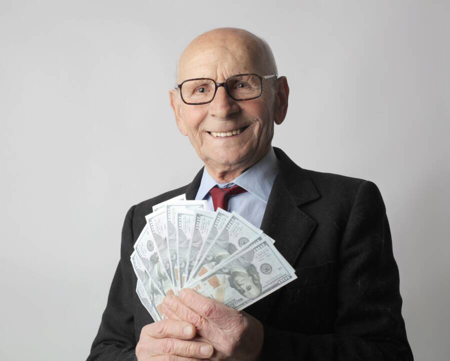 Why Calm Confidence Outperforms Intensity in Wealth Building