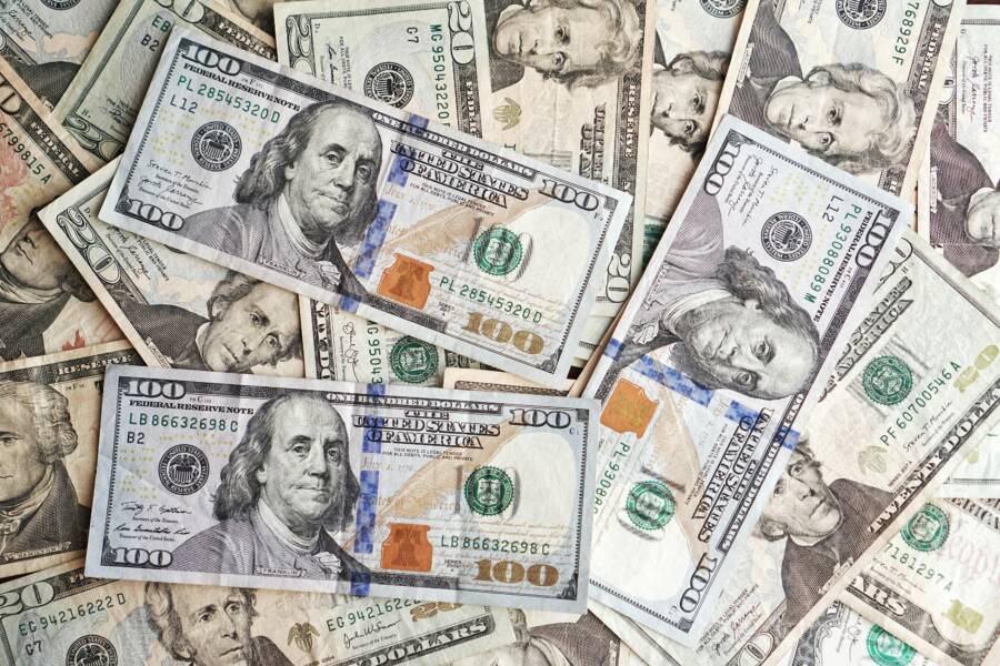 Why Five Minutes of Daily Money Awareness Changes Your Finances