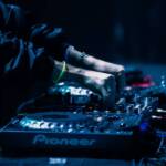 Why High Performers Use Specific Sound to Improve Focus