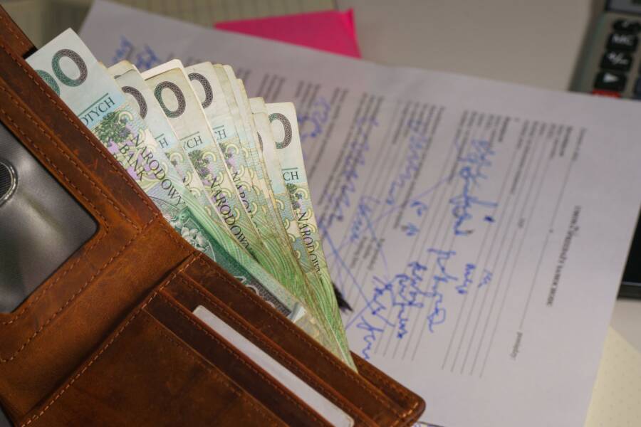 Why Separating Your Bank Accounts Improves Financial Clarity