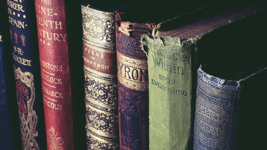 Why Sharing Knowledge Builds More Authority Than Keeping Secrets