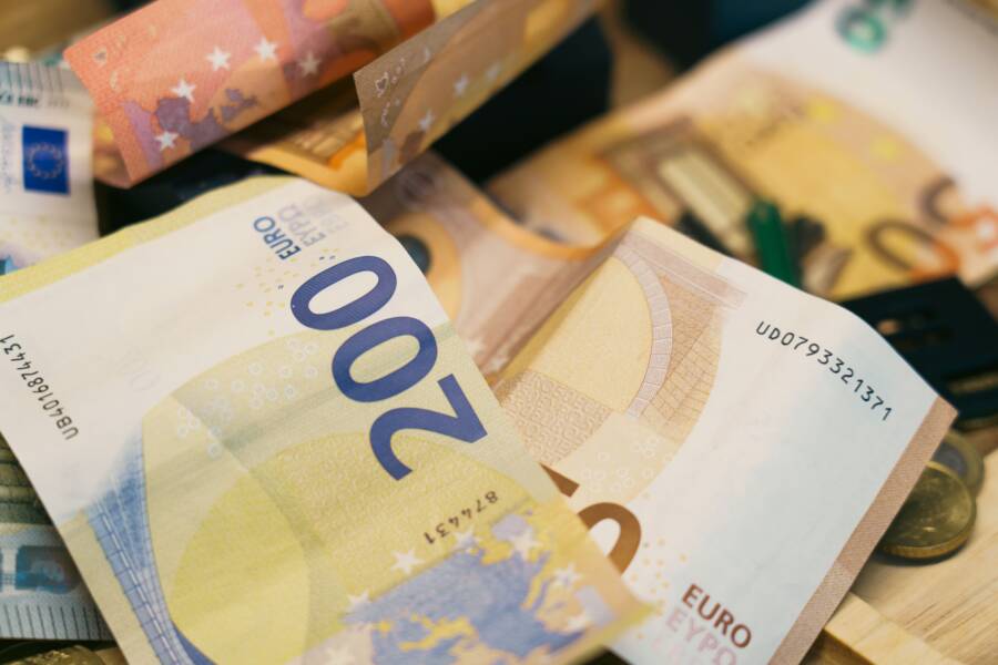 Why Simple Financial Systems Outlast Complex Strategies